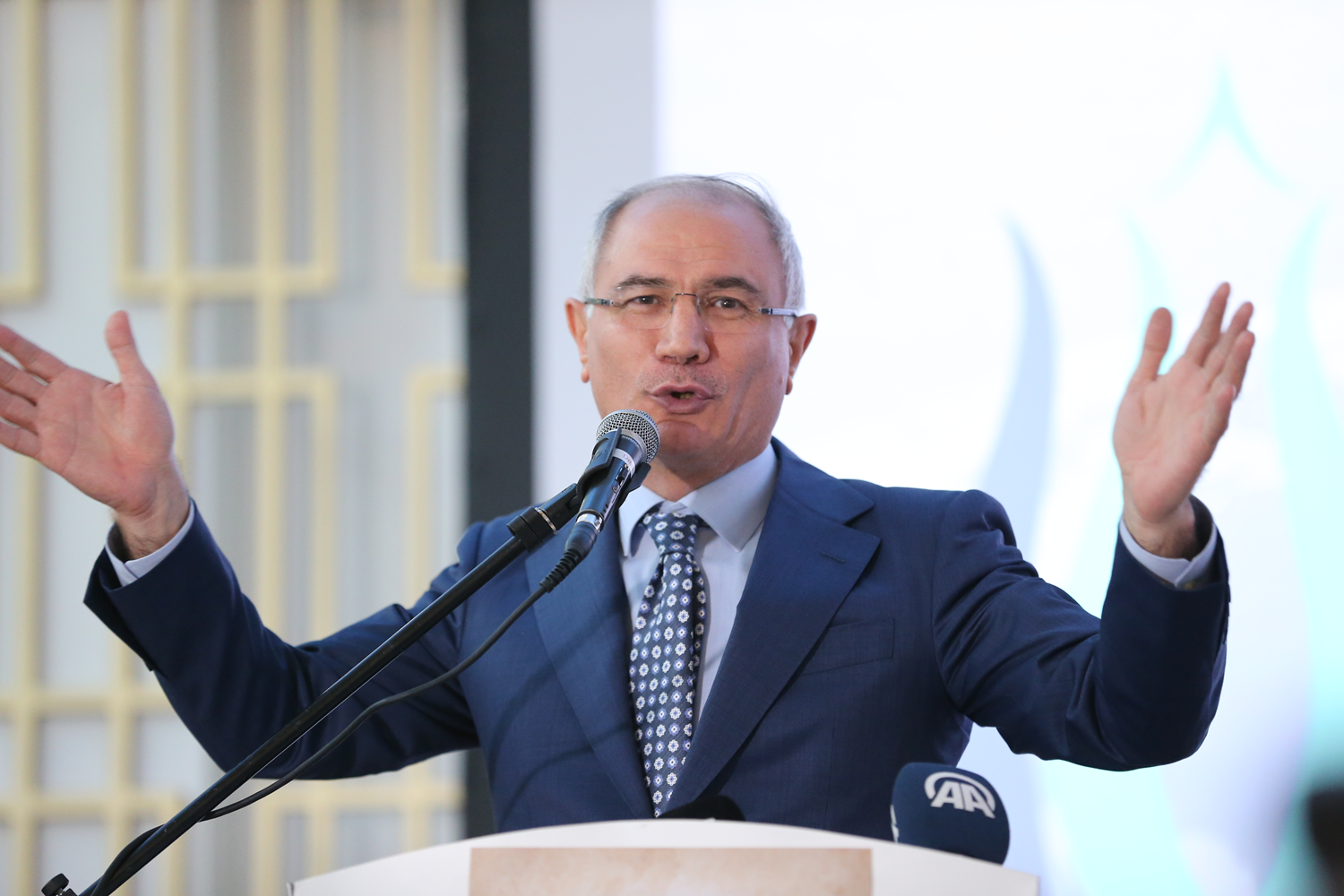 Efkan Ala, gurbet�ilere 'sand��a gidin �a�r�s�' yapt�