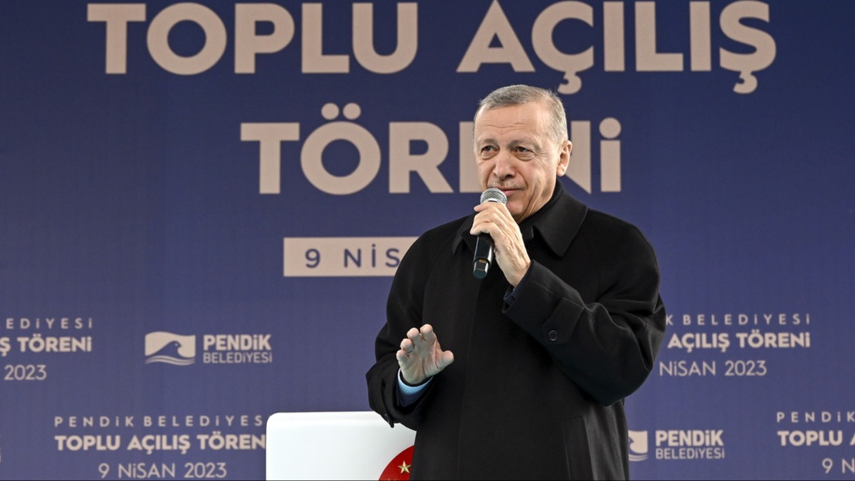 Cumhurbakan Erdoan: Kbleyi bilmeyenler seccadeye ayakkab ile basar