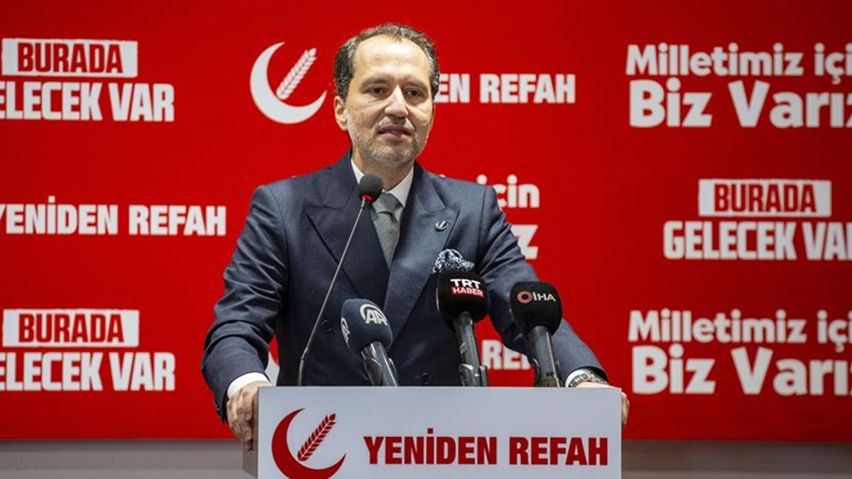 Yeniden Refah Partisi Genel Ba�kan� Erbakan, �stanbul 2. B�lgeden milletvekili aday� oldu