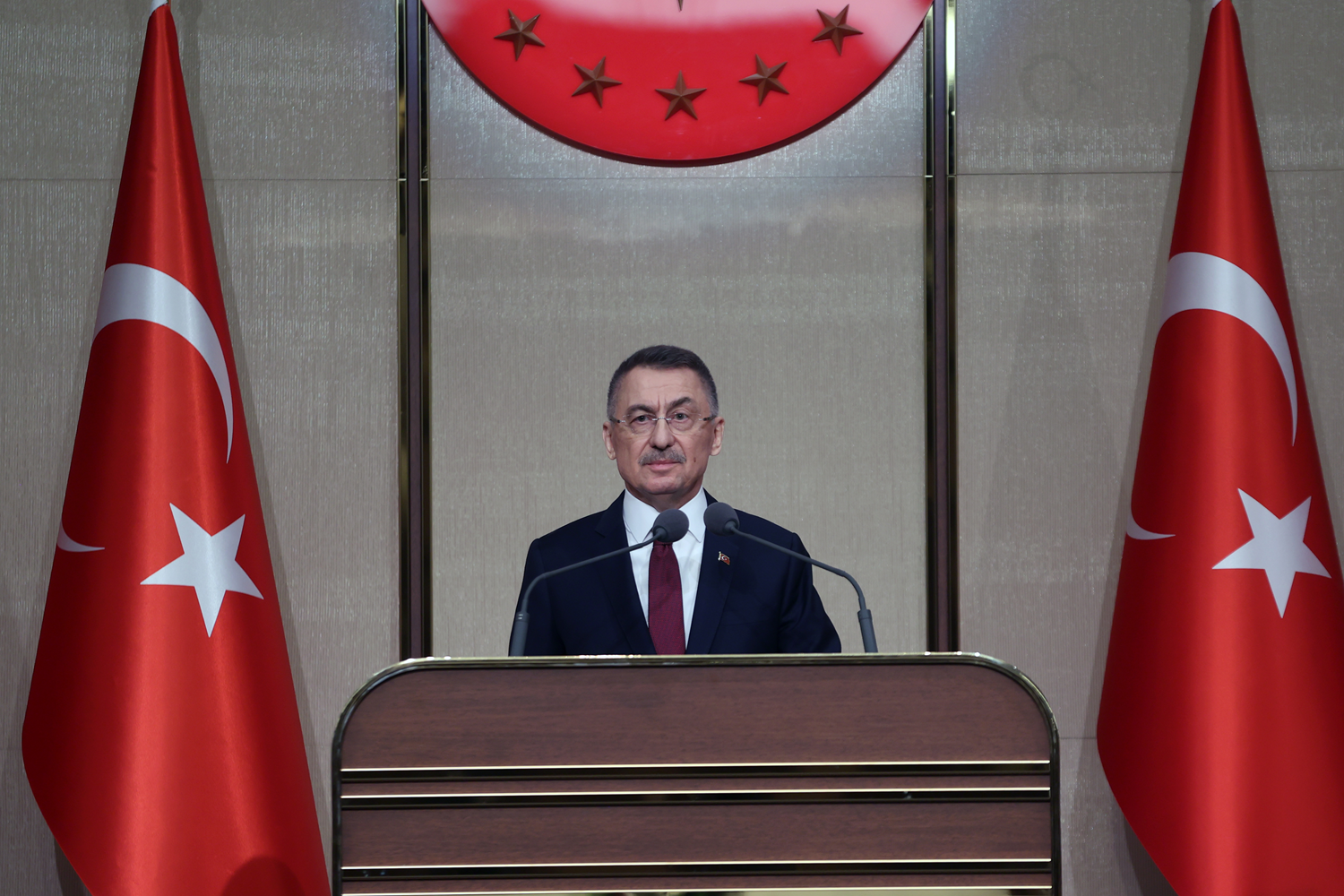 Cumhurba�kan� Yard�mc�s� Oktay: Siyaset�iler mesuliyet duygusuyla hareket etmelidir