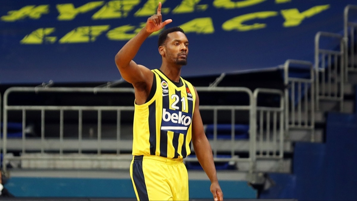 Fenerbahe, Dyshawn Pierre ile szleme uzatyor