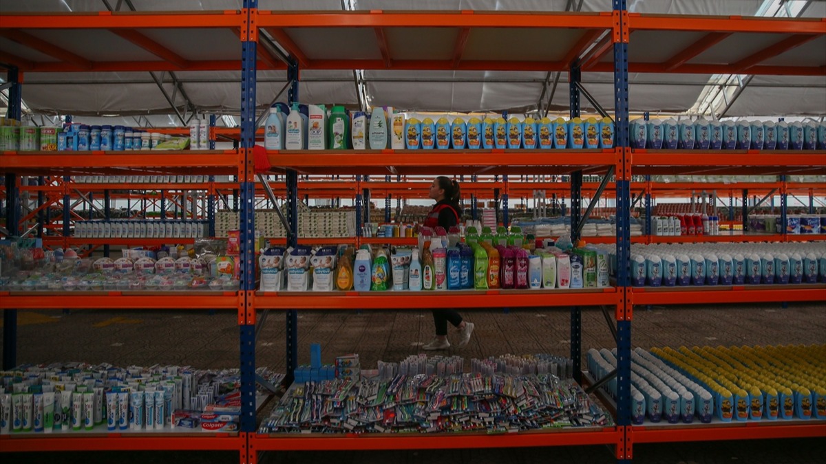 Kahramanmara'ta dev sosyal market, depremzedeler iin hizmete girdi