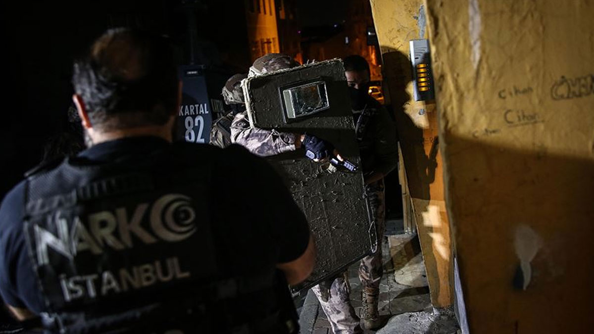 �stanbul'da uyu�turucuya �afak operasyonu