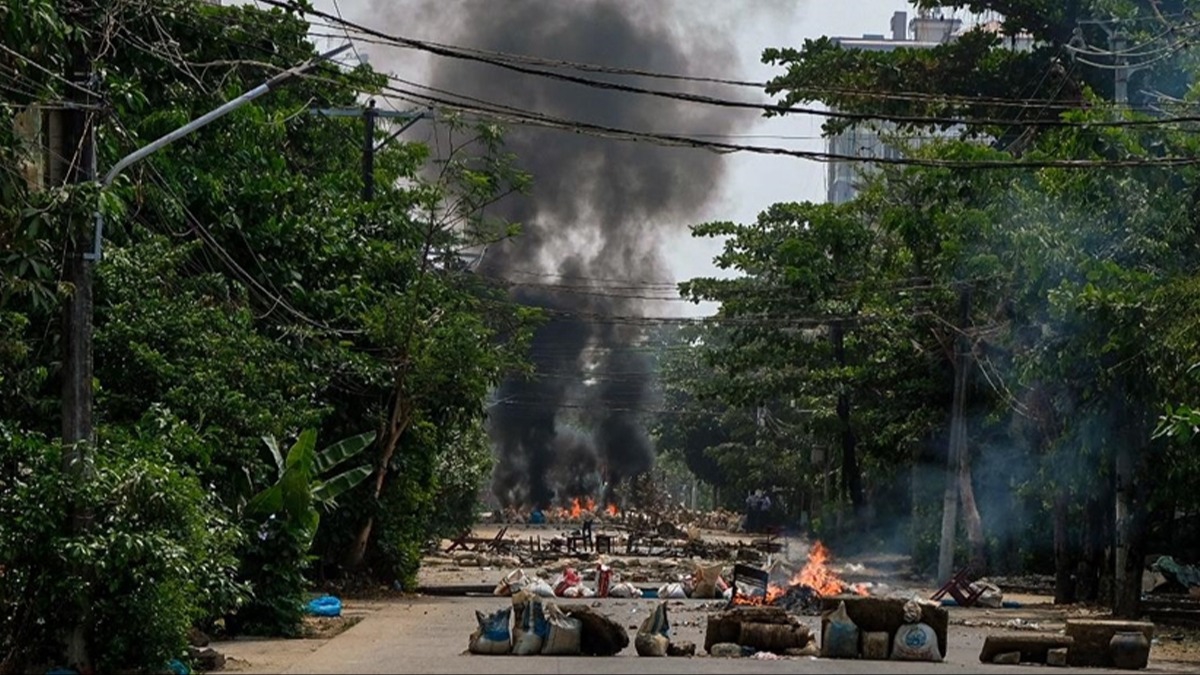 Myanmar'da hava saldrs! En az 100 kiinin ld iddia edildi