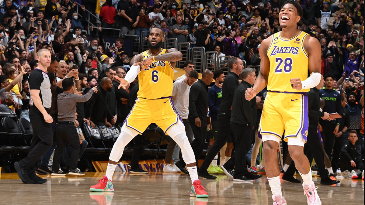 Lebron James'in 30 say� att��� ma�ta Lakers, play-off biletini kapt�