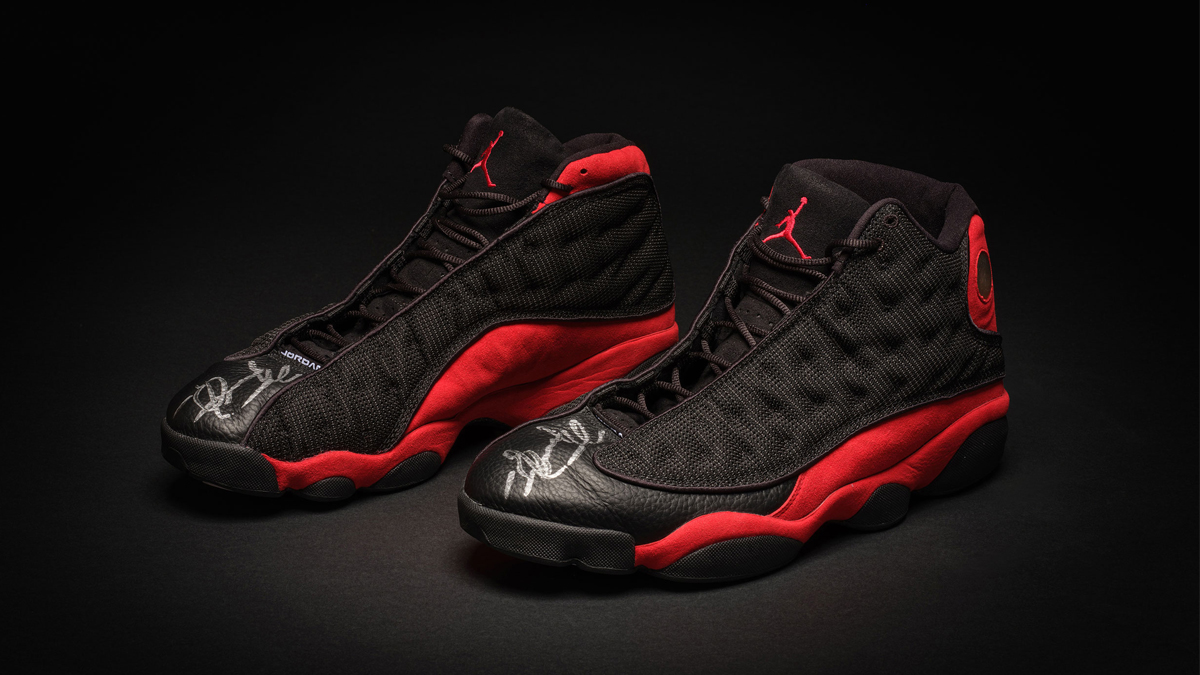 Michael Jordan'�n ayakkab�lar�na inan�lmaz fiyat! Tam 2.2 milyon dolar