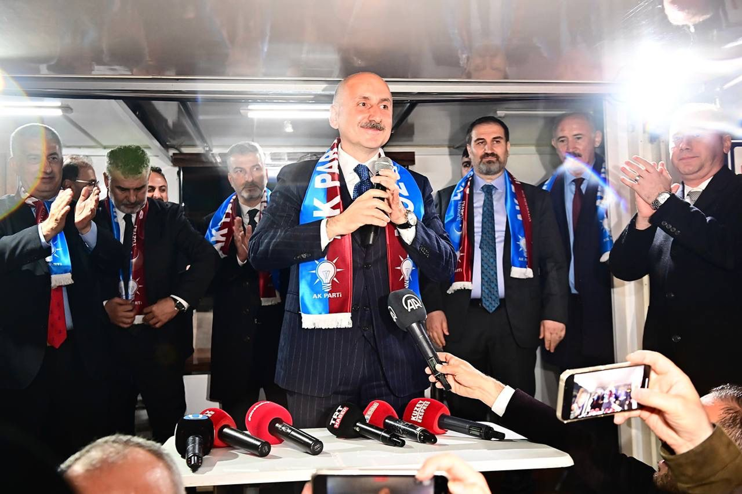 Bakan Karaismailo�lu: 100 y�lda yap�labilecek i�leri 20 y�la s��d�rd�k