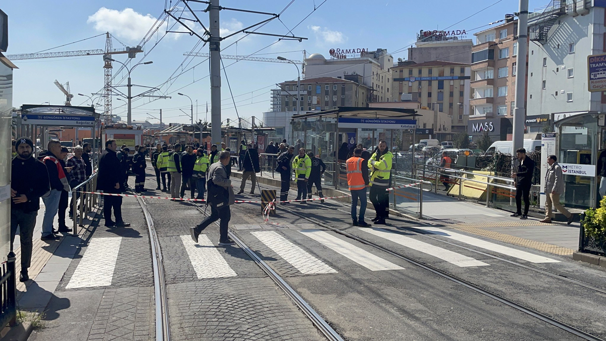 T1 Kabata�-Ba�c�lar Hatt�'nda tramvay raydan ��kt�