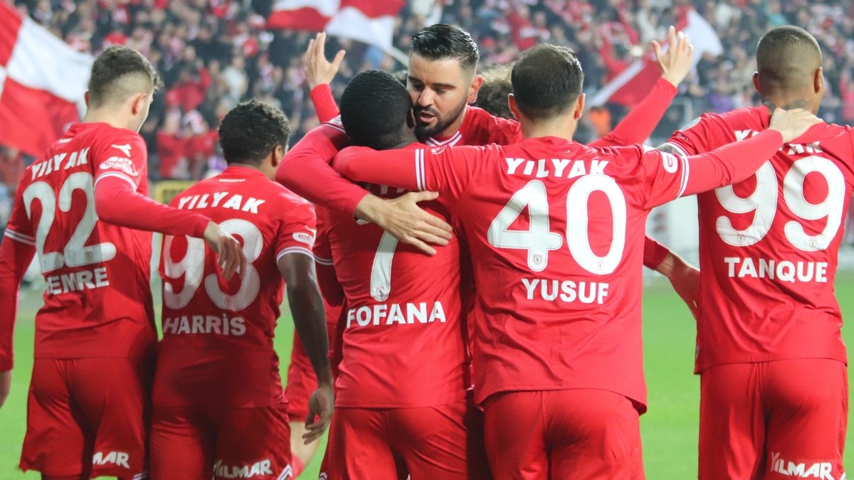ampiyon Samsunspor'da 19 oyuncu bir ilki yaad