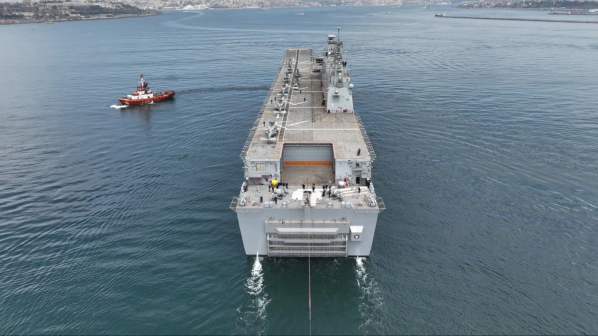 TCG Anadolu gemisi, Marmara Denizi'nde eitimler icra etti