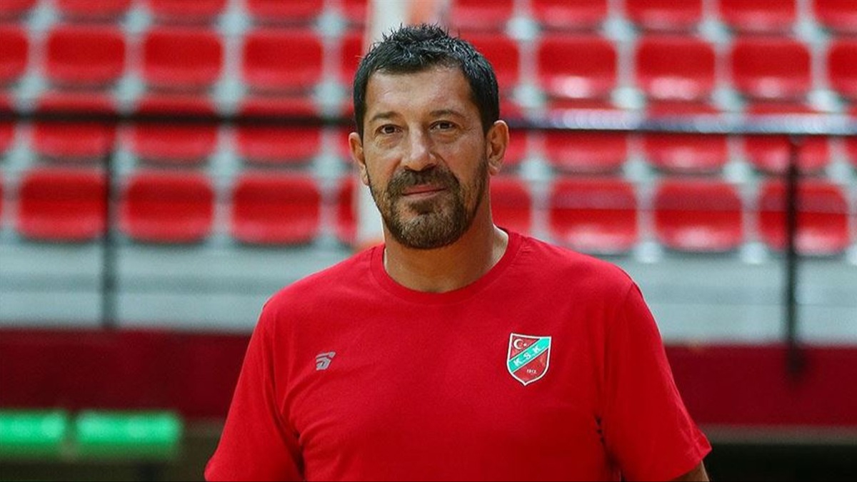 Ufuk Sarca'dan Alia Petkimspor ma aklamas 