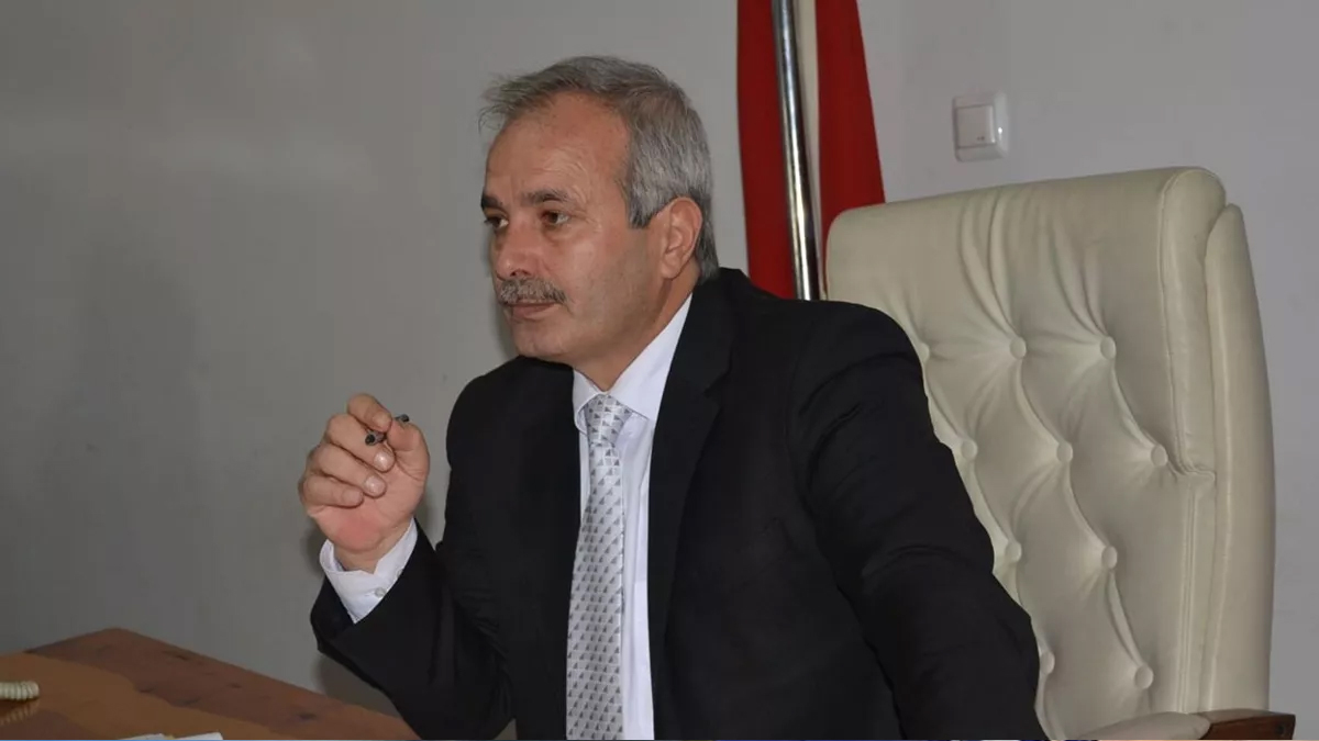 Saadet Partili Belediye Ba�kan� AK Parti'ye ge�ti�ini duyurdu