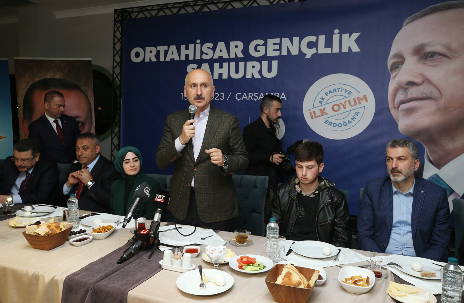 Bakan Karaismailo�lu: Bu kadar vizyonsuz, beceriksiz ve liyakatsiz bir rakibimiz var