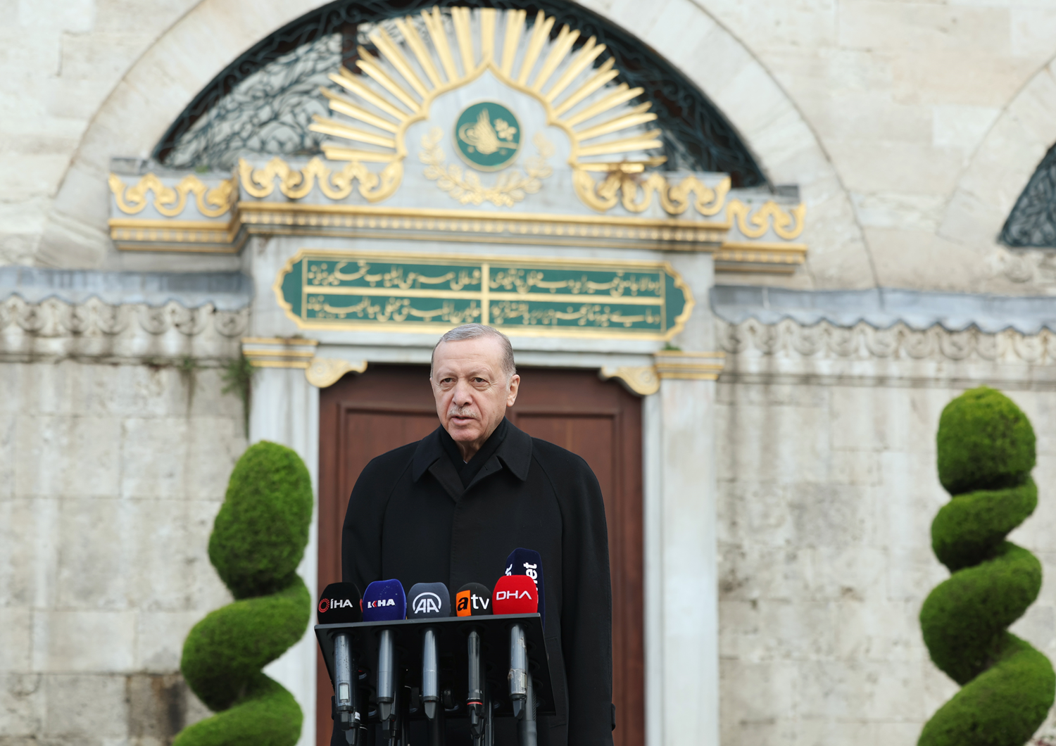 AK Parti il�e binas�na sald�r�... Cumhurba�kan� Erdo�an: E�k�ya an�nda yakaland�, konu yarg�da