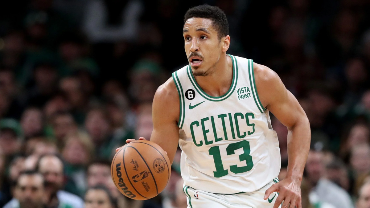 Malcolm Brogdon NBA'de y�l�n 6'nc� adam� oldu
