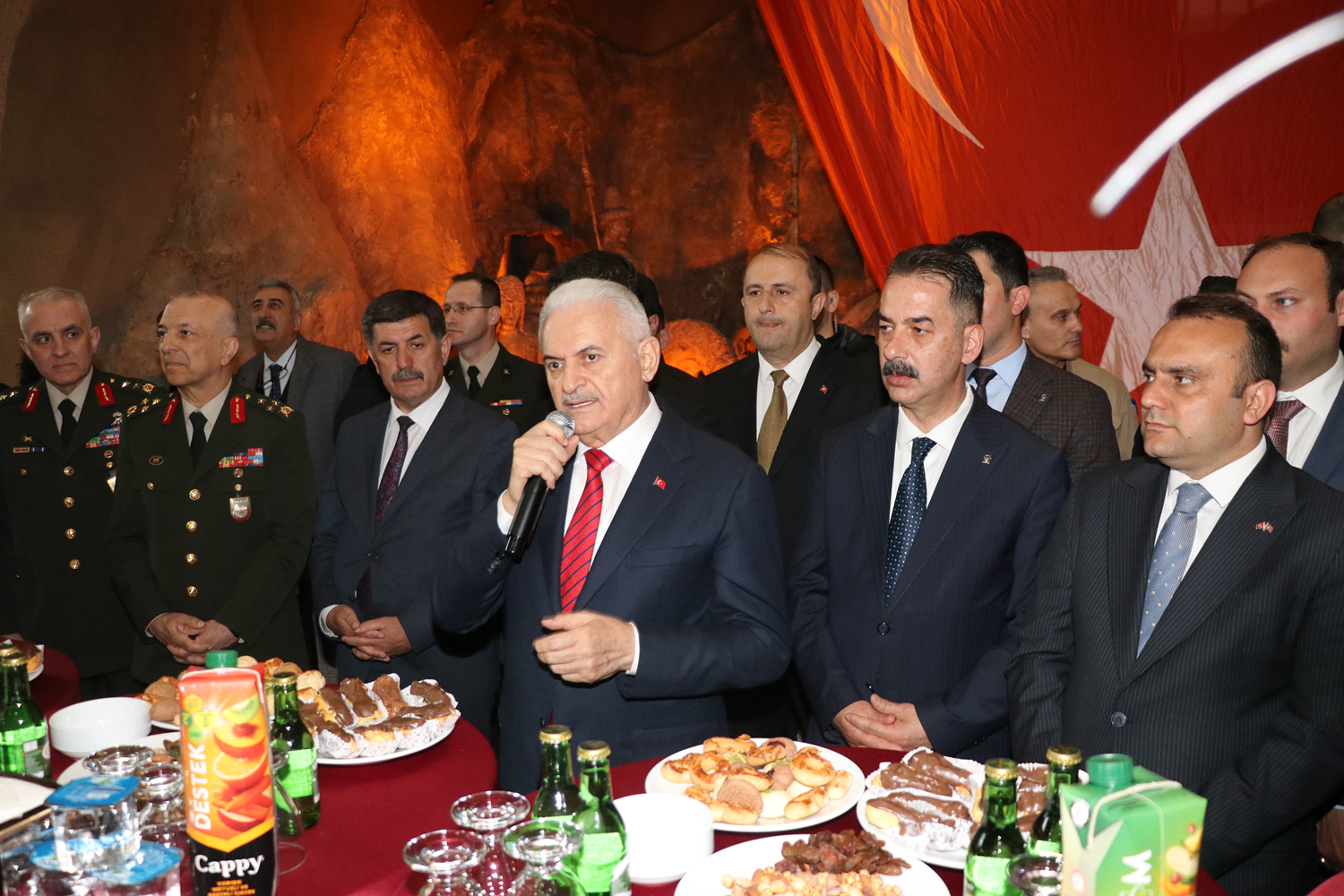 Binali Y�ld�r�m: PYD'yi T�rkiye'de i� ba��na getirip onlar� me�rula�t�rmak istiyorlar
