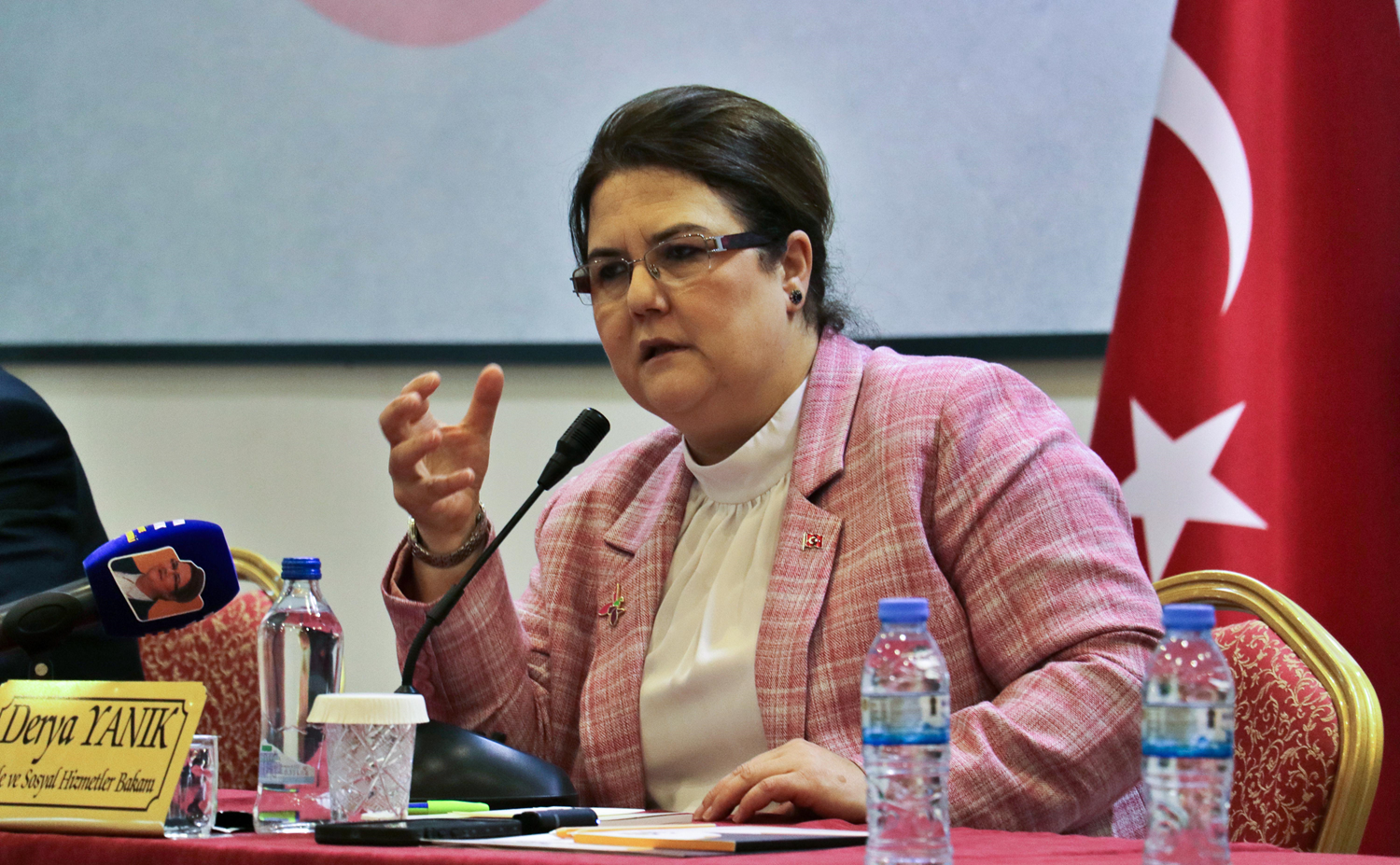 Vakan Derya Yan�k: Yapaca��m�z se�im  birlikte bir duru� sergilenmesi gereken bir se�im
