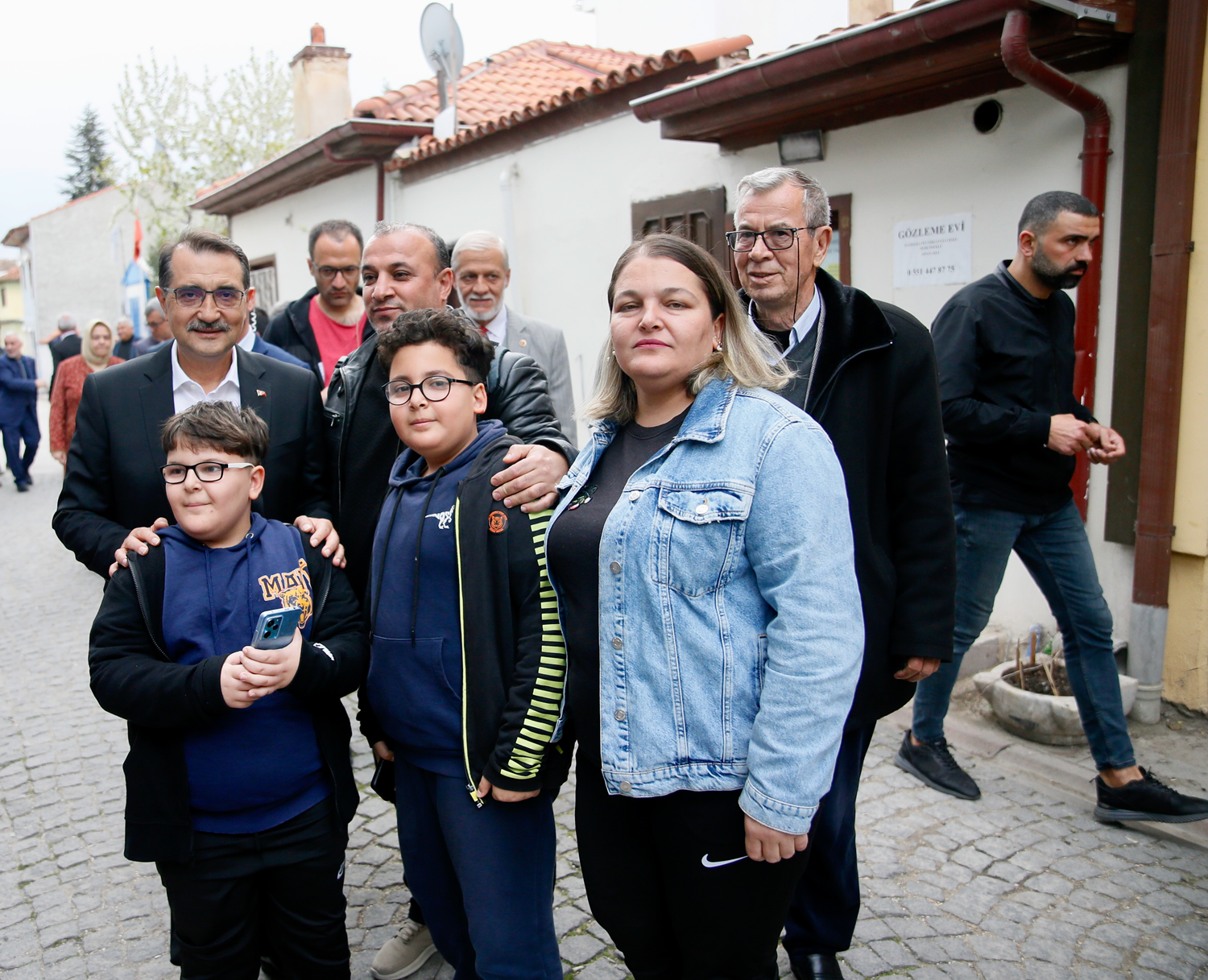 Bakan D�nmez, Eski�ehir'de ziyaretlerde bulundu