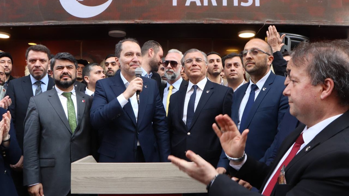 Fatih Erbakan: Neye karlk PKK byle drt elle sarlm 7'li masaya destek veriyor?