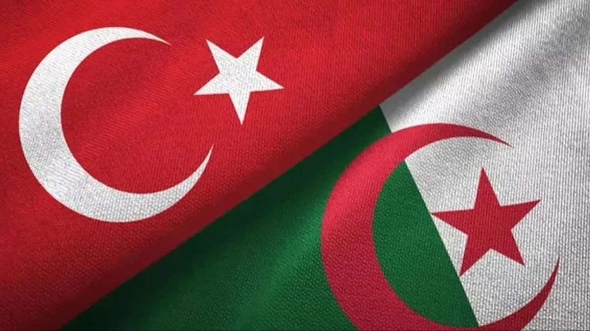 Trkiye'nin Cezayir Bykelilii'nde ifte bayram kutlamas