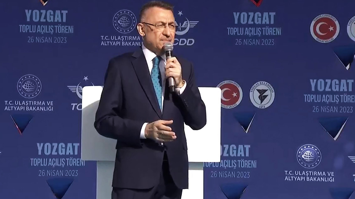 Oktay: 7'li koalisyon, eski T�rkiye'nin kavgas�n� geri getirme pe�inde