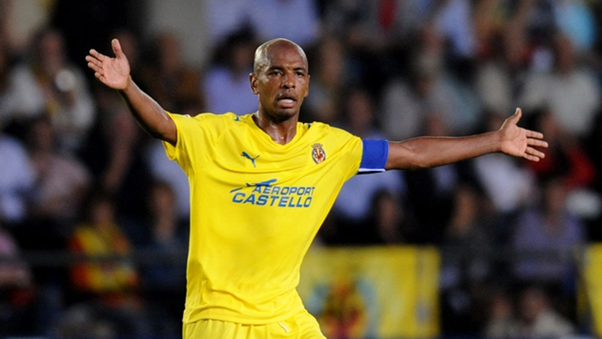 Marcos Senna'dan Enes �nal'a b�y�k �vg�!