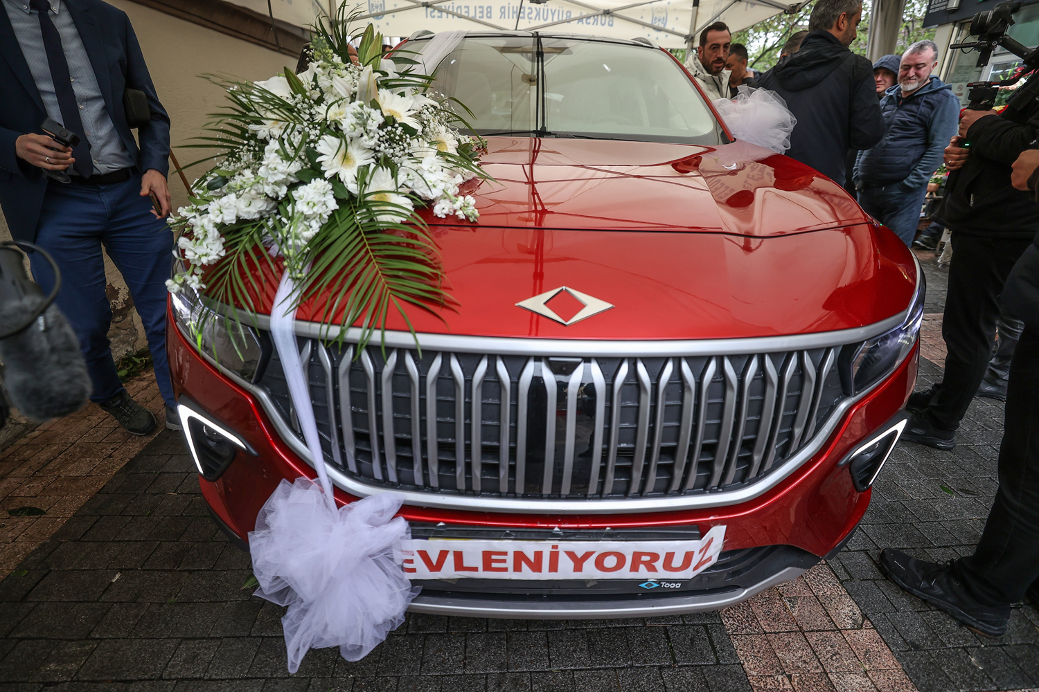 Bakan Varank s�z vermi�ti... Togg gelin arabas� oldu