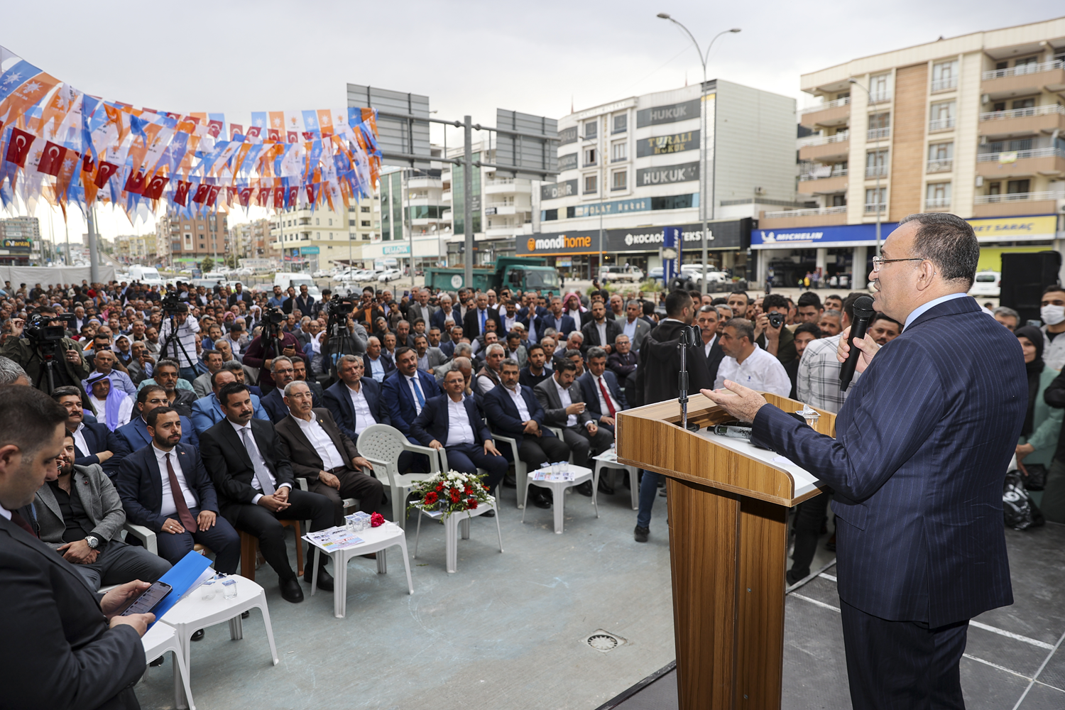 Adalet Bakan� Bozda�: Herkesin el birli�i yapt���n� g�r�yoruz