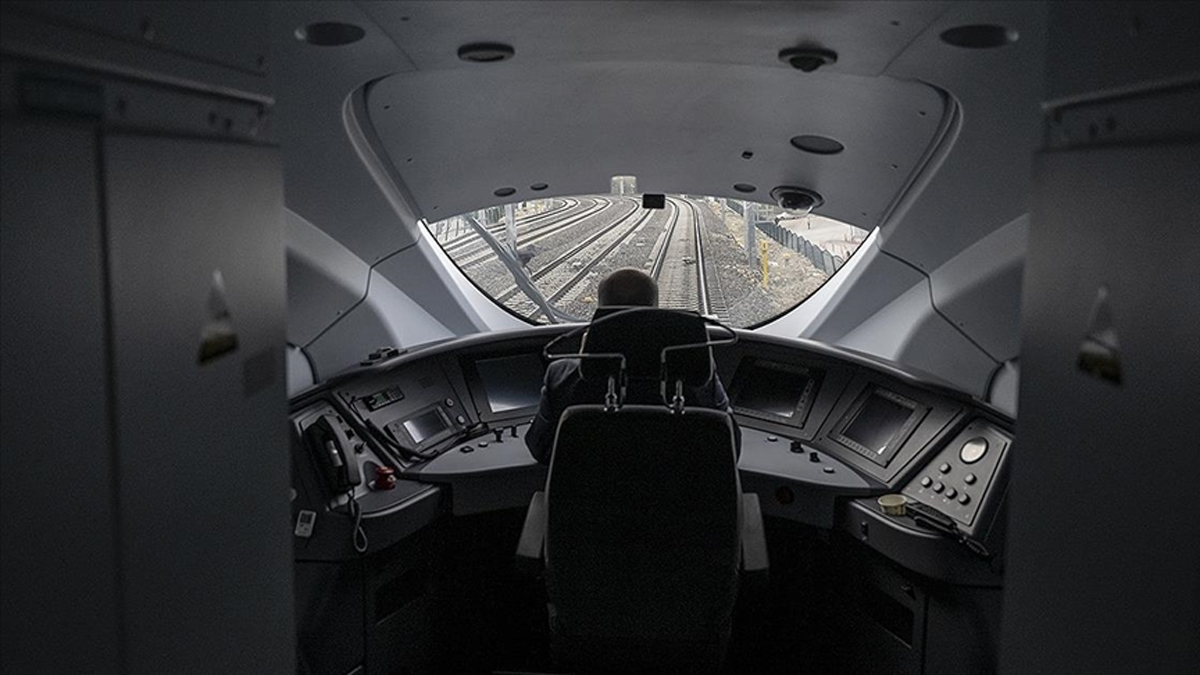 Ankara-Sivas H�zl� Tren Hatt�'n�n as�ls�z iddialarla itibars�zla�t�r�lmaya �al���lmas�na Bakanl�ktan tepki