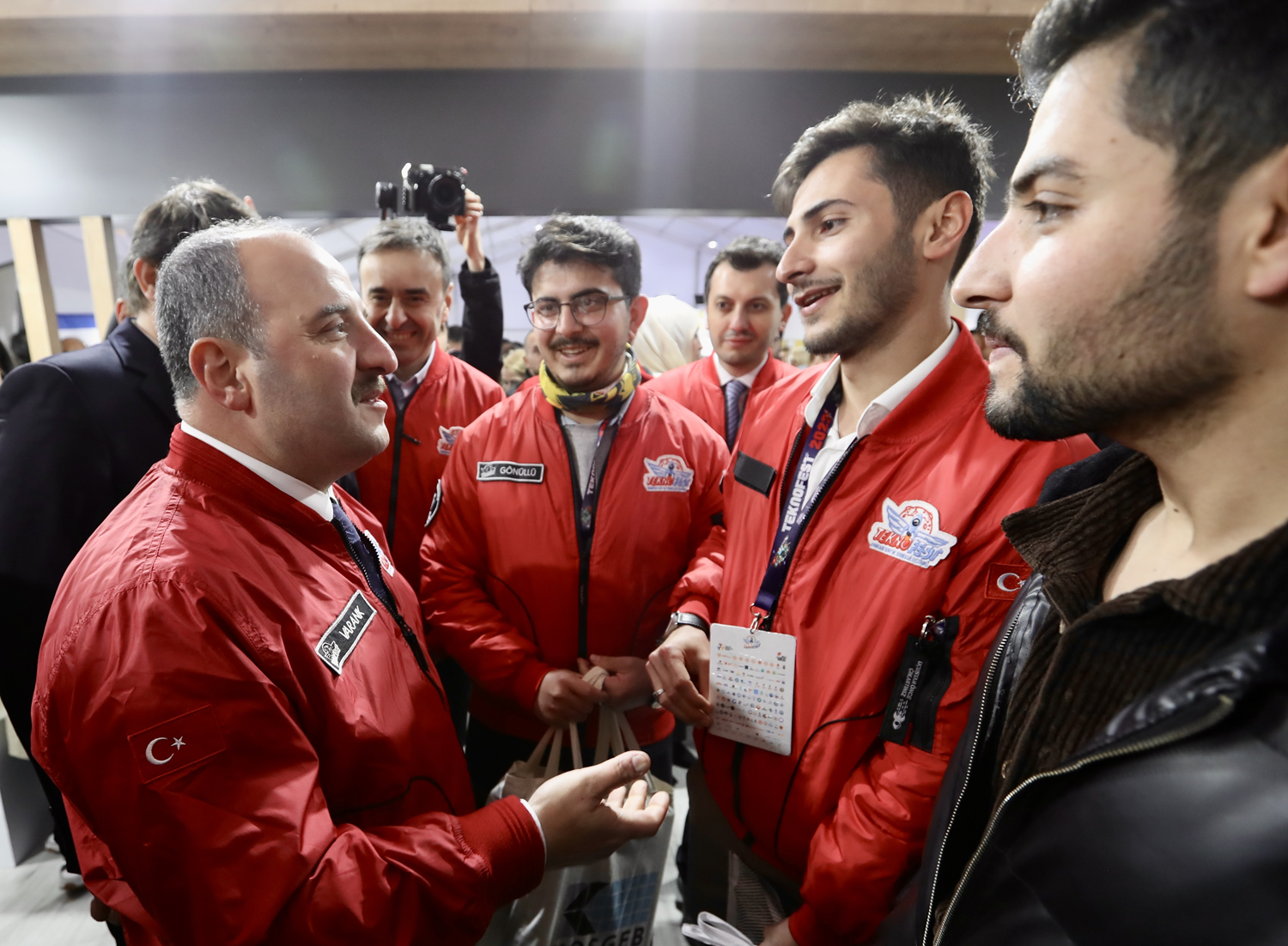 Bakan Varank: HackMasters Yar��mas�'nda biz gen�lerimize bu heyecan� vermi� oluyoruz