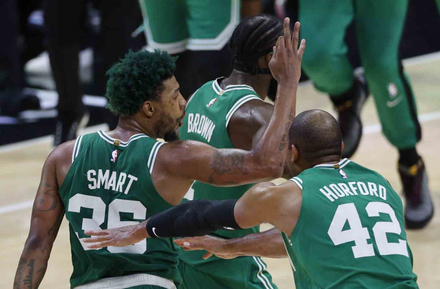 Boston Celtics, yar� finale y�kseldi
