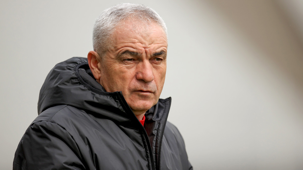 Ve yeni teknik direkt�r R�za �al�mbay! Hay�rl� olsun...