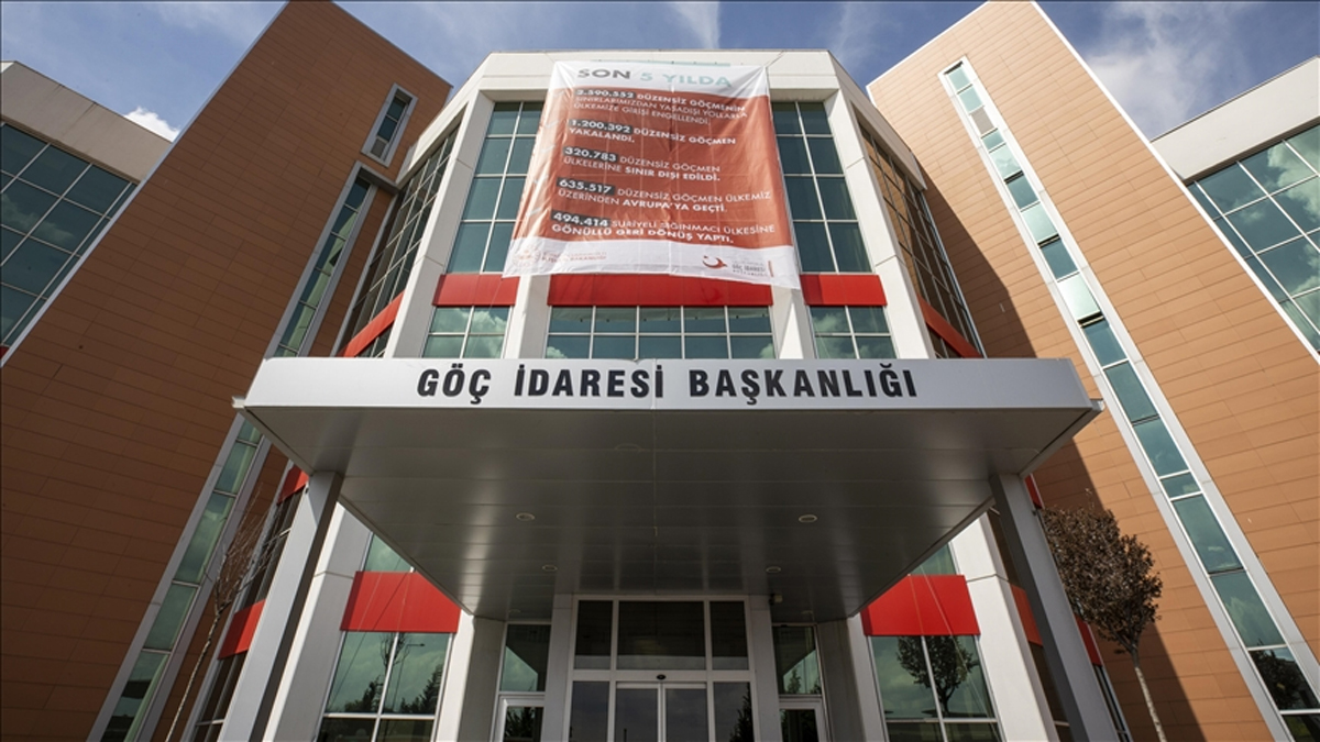 G�� �daresi Ba�kanl��� 'Yabanc�lar �leti�im Merkezinde ka�ak yabanc�lar�n �al��t�r�ld���' iddias�n� yalanlad�