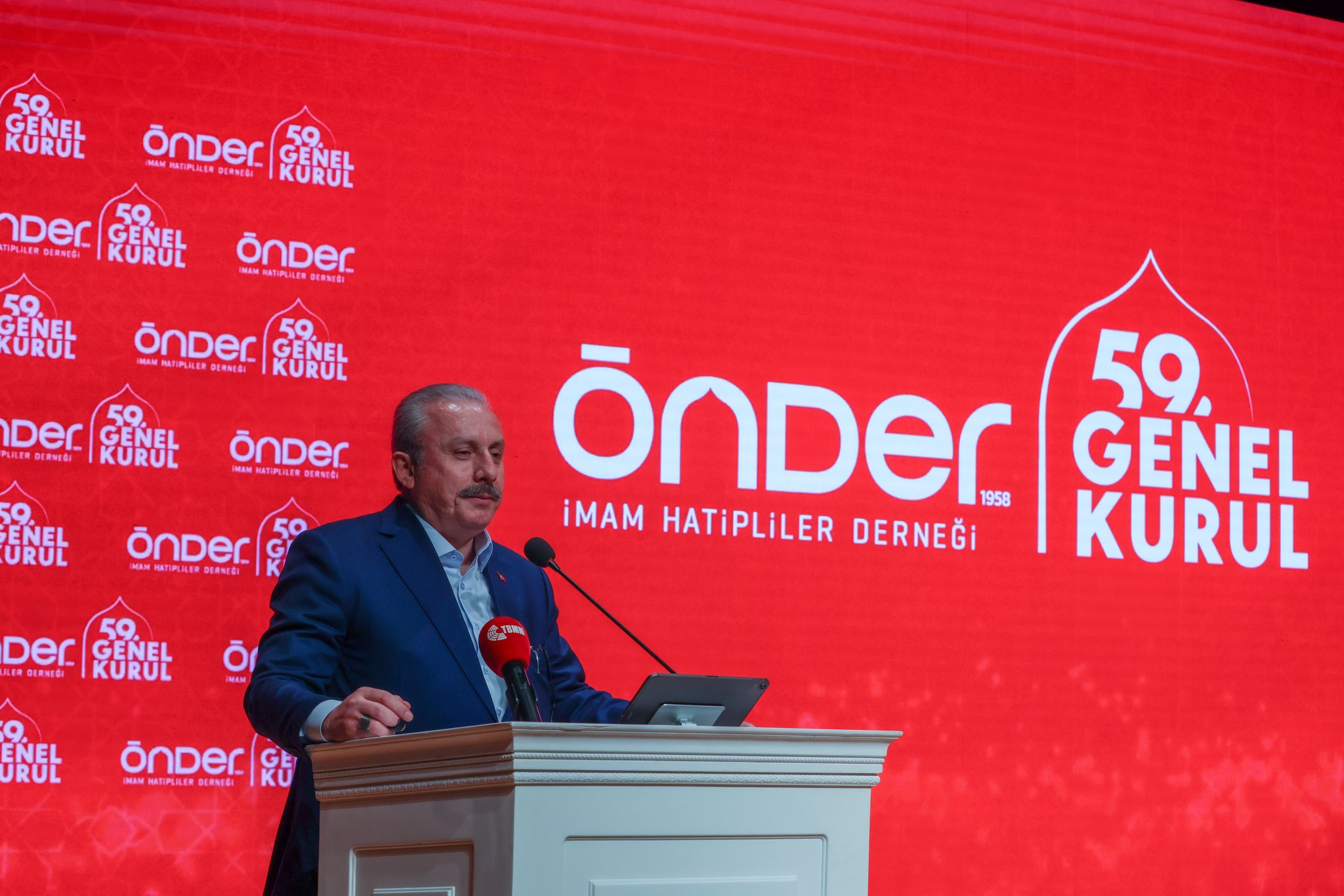 TBMM Ba�kan� �entop: Erdo�an'�n d�nyada, b�lgede, T�rkiye'de doldurdu�u bir yer var