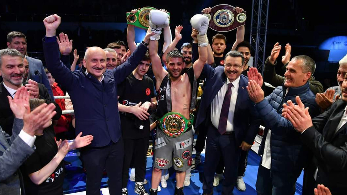 Trabzonlu boks�r Fatih Kele�, WBC Asya kemerinin sahibi oldu