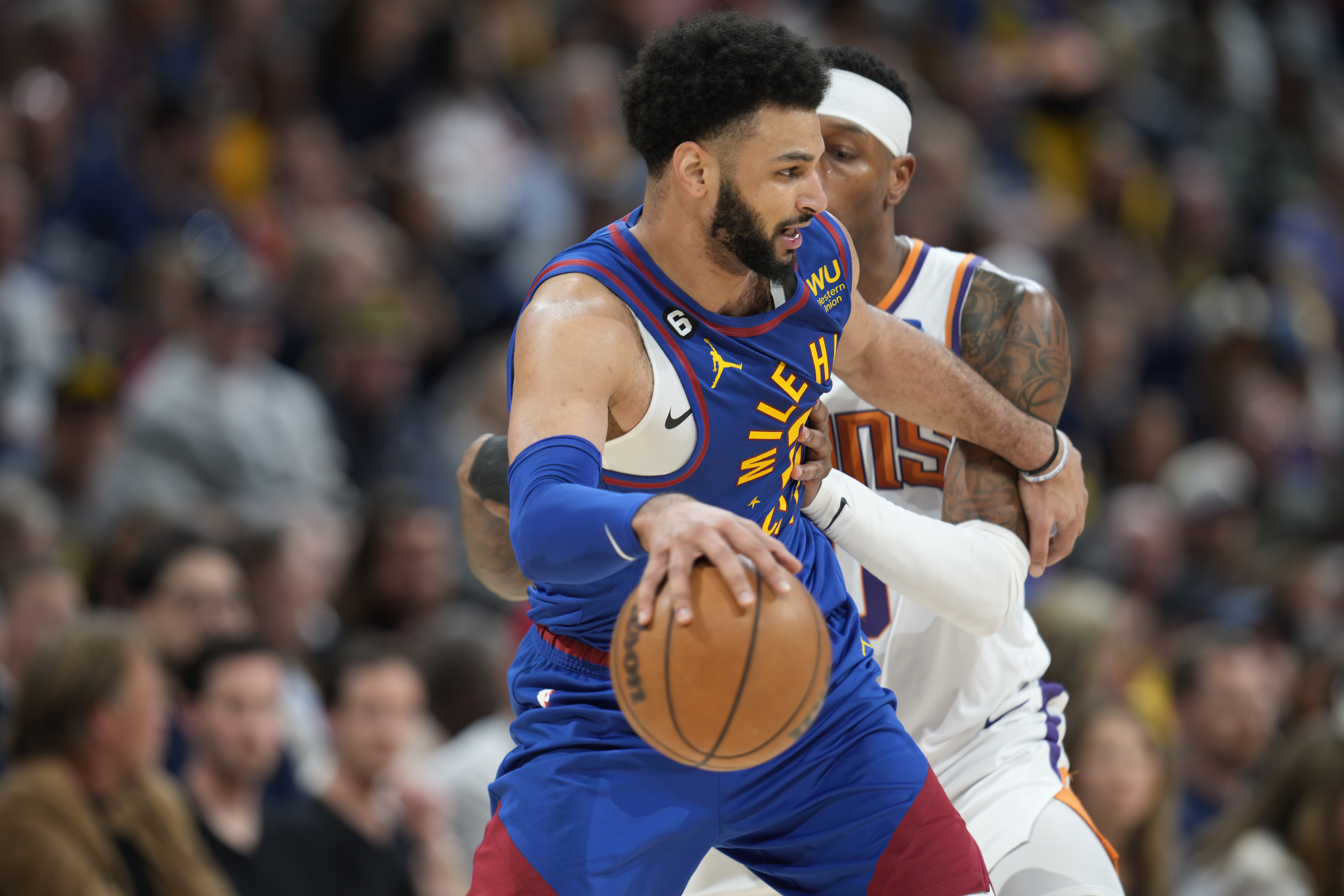 Denver Nuggets evinde Phoenix Suns'� yenerek serinin ilk ma��n� kazand�