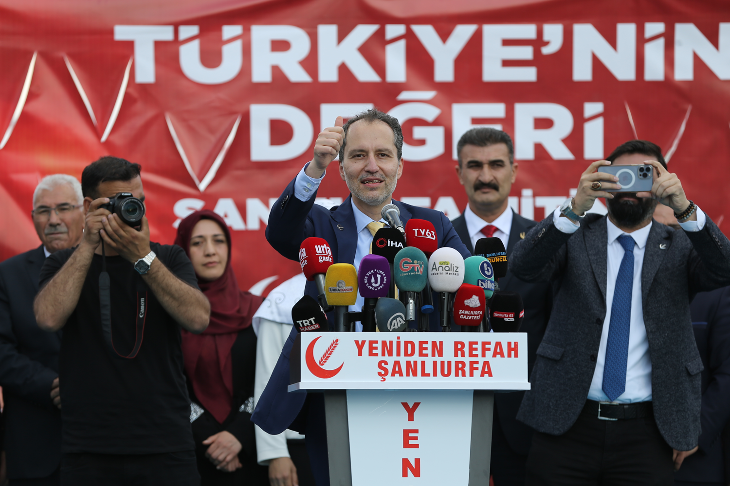 Yeniden Refah Partisi Genel Ba�kan� Erbakan: Millet T�rkiye'nin 28 �ubat'�n karanl�klar�na d�nmesine m�saade etmeyecek