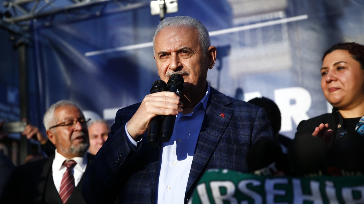AK Parti Genel Bakanvekili Yldrm: FET merulatrlyor, sanda getiriliyor