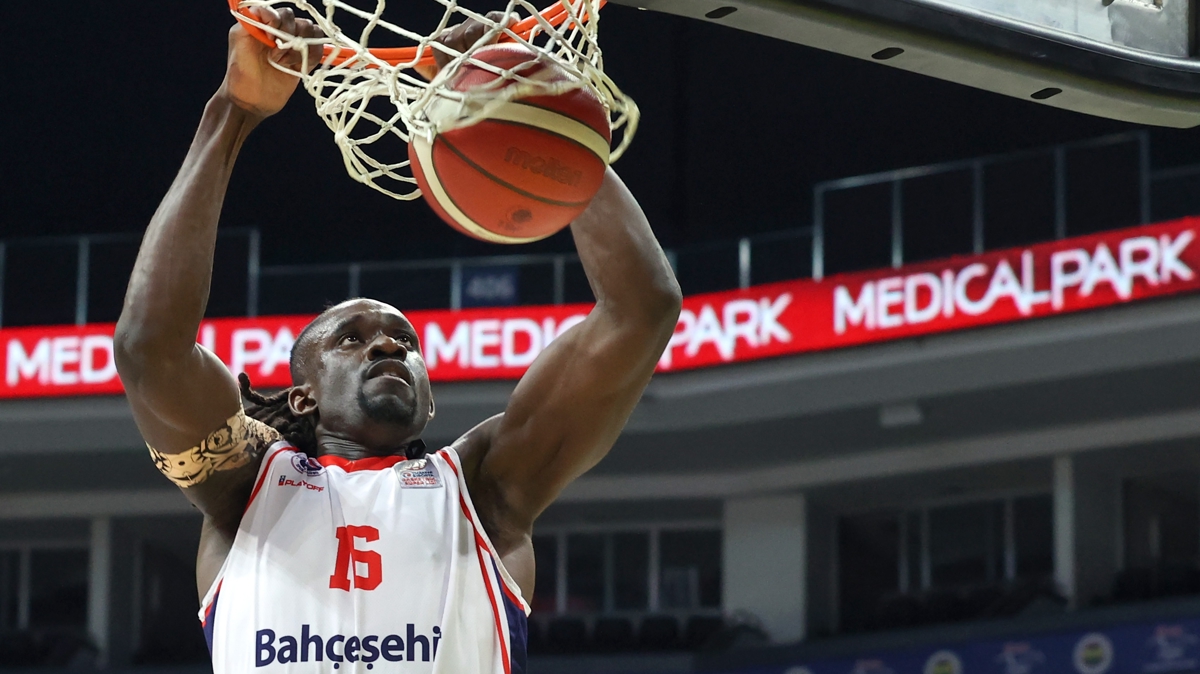 Baheehir Koleji, Manisa Bykehir Belediyespor engelini at