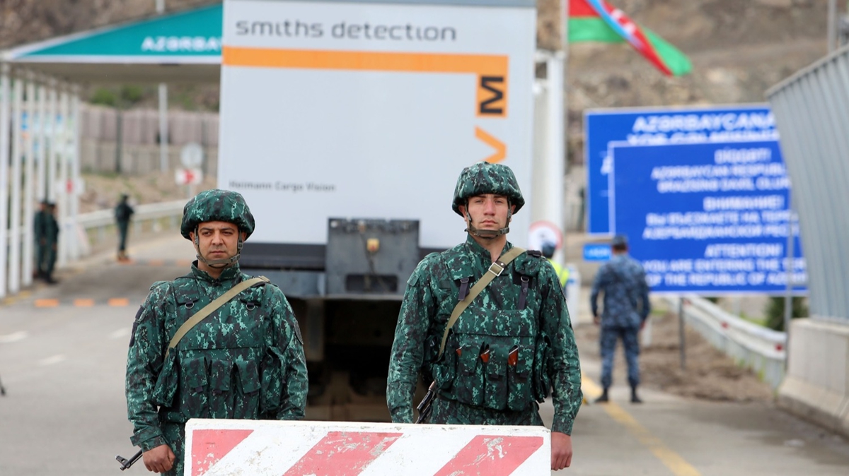 Azerbaycan, Lan Koridoru'nun balangcnda snr kontrol noktas kurdu