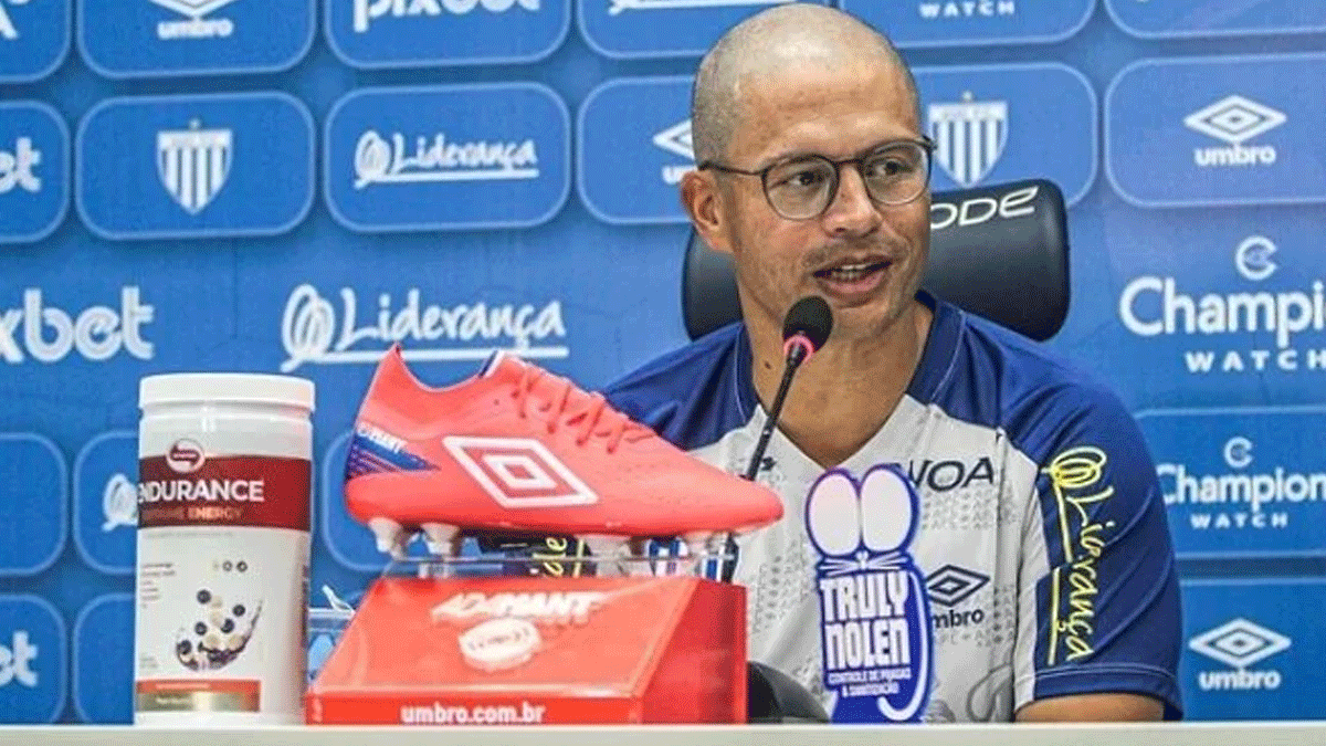 Alex de Souza'y 5 ayda gnderdiler