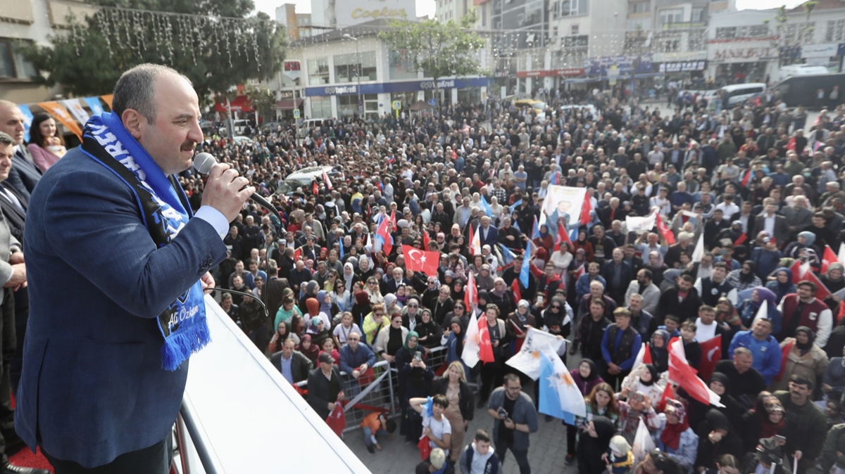 Bakan Varank:14 Mays'ta FET kimi destekliyorsa karsnda durmamz lazm!