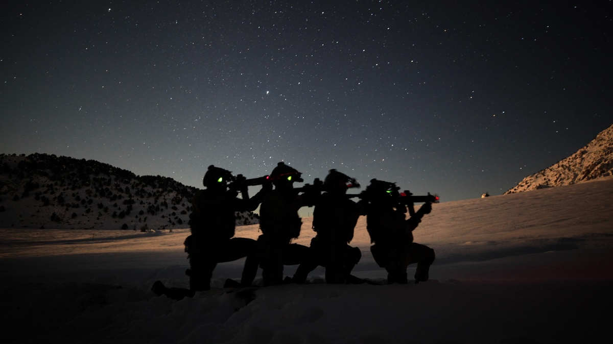 M�T'ten Gara'da PKK'ya �ifte darbe! Abdullah A�ar: S�zde emir komuta par�aland�