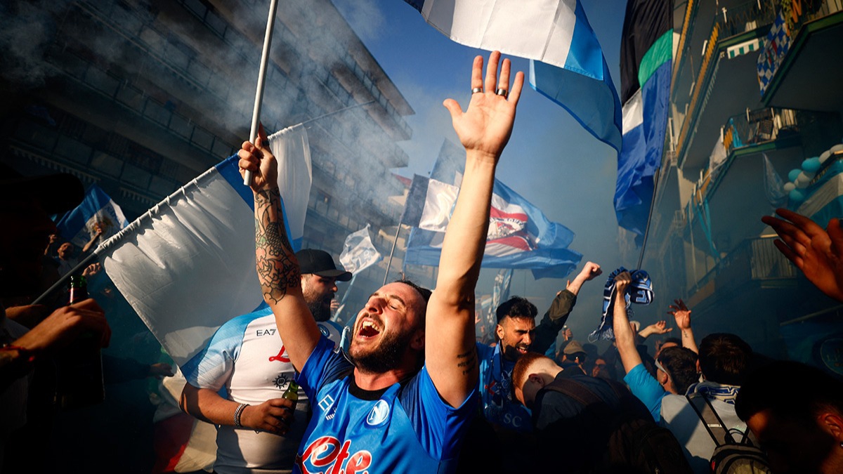 33 y�l sonra yeniden �ampiyon Napoli