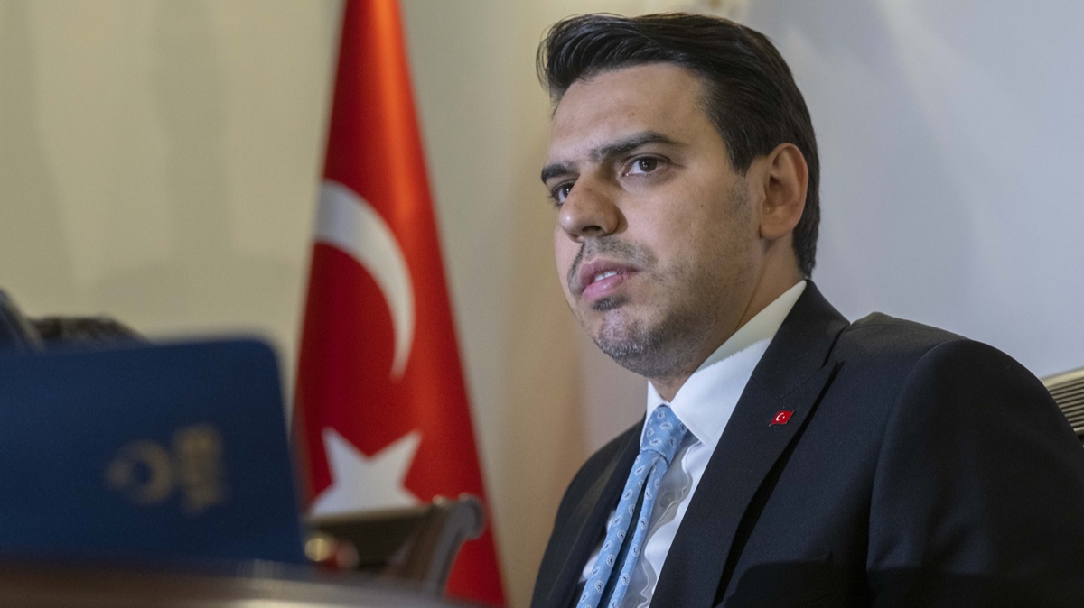 YTB Başkan Eren: İngiltere'deki seçim süreci huzurlu şekilde devam ediyor