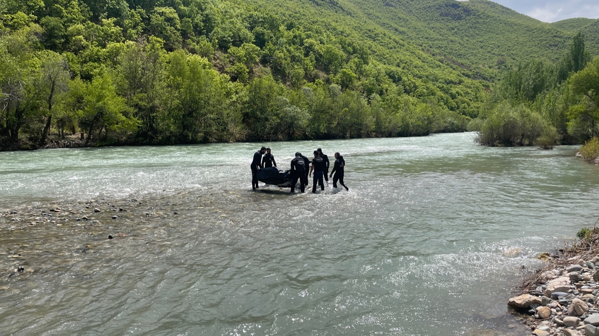 Munzur ay'nda kaybolan 3 kiiden 1'nin cansz bedenine ulald