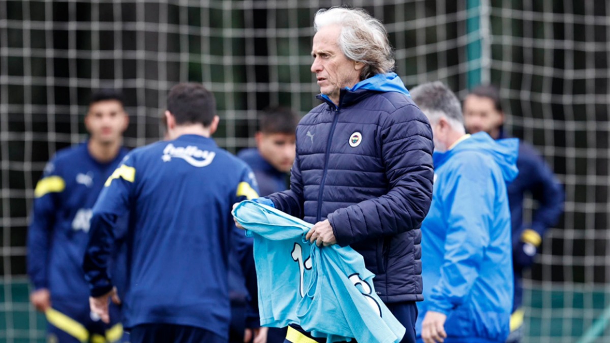 Fenerbahe, Giresunspor'a konuk oluyor 