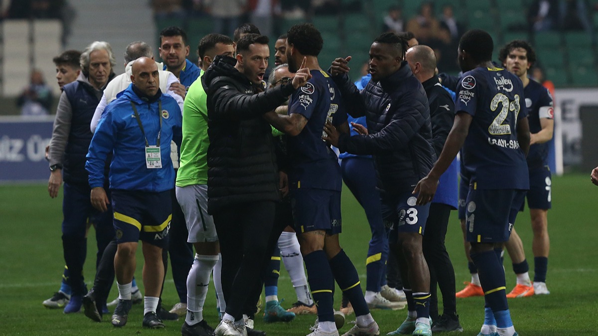 Fenerbahe-Giresunspor ma sonras ortalk kart