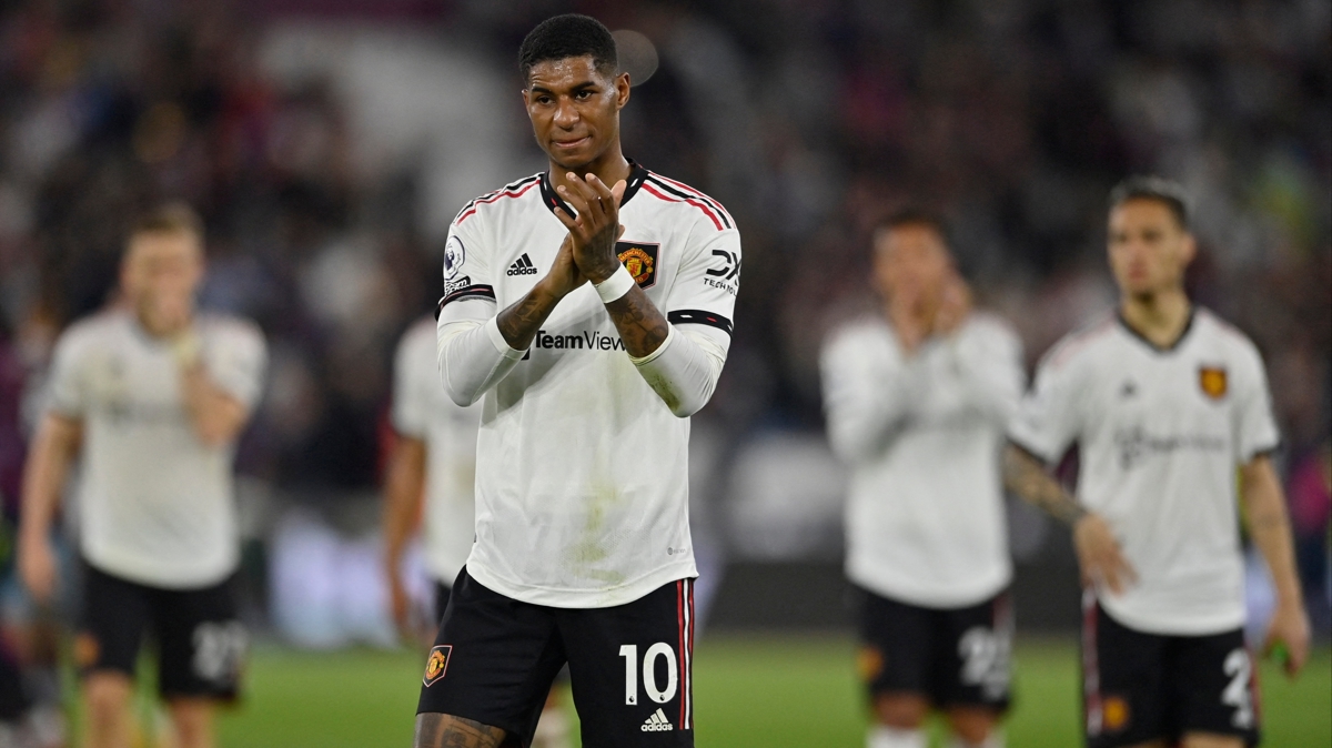 Manchester United 3 puan hasretini 2 maa kard