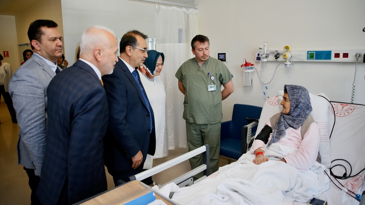 Bakan Dnmez'den Eskiehir ehir Hastanesi'ne ziyaret